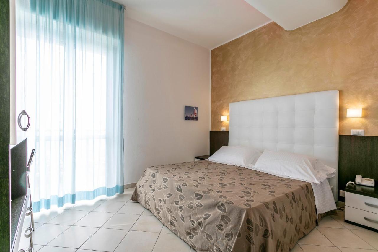 Hotel Baya - In Centro, Sul Mare Мілано-Маріттіма Екстер'єр фото