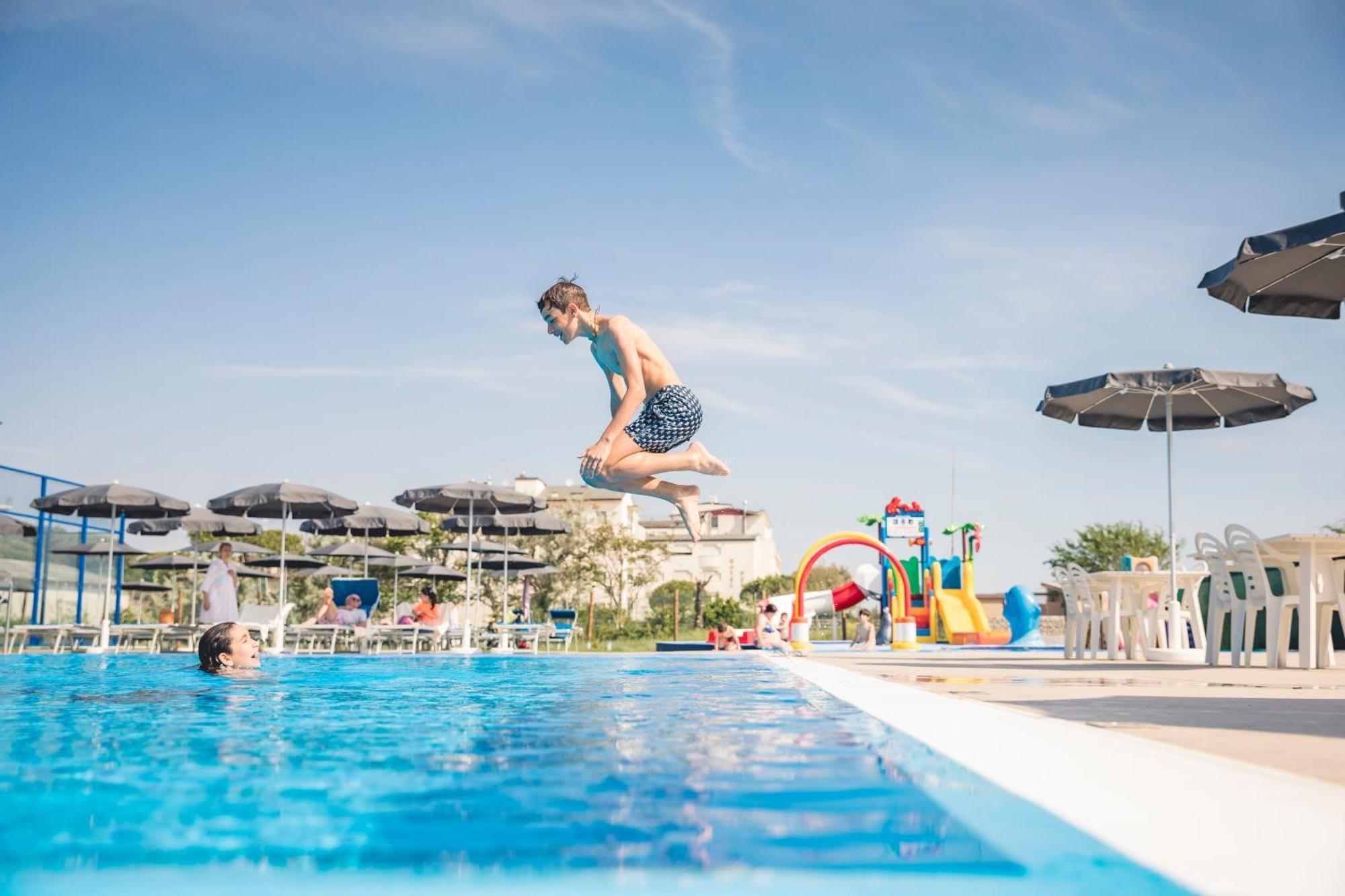 Hotel Baya - In Centro, Sul Mare Мілано-Маріттіма Екстер'єр фото